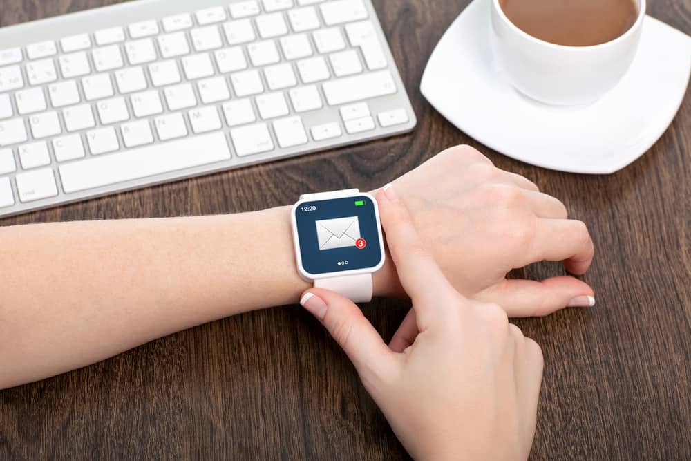 what is a smart watch?